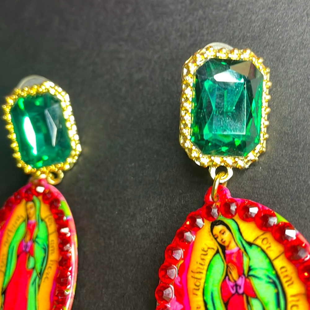 Earrings 🤩 - Picture 2 of 3